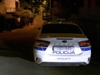 UŽAS U SUSJEDSTVU: Zračnom puškom pucao na djecu, jedno pogodio u nogu