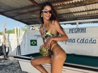 NAJZGODNIJA ŽENA NA SVIJETU OVAKO IZGLEDA U PETOJ DECENIJI - I NIJE PHOTOSHOP: Visoka je 179 CM, kilaža ista godinama i nema ni gram viška, njen vjerenik se odmah oglasio - 'MOJA MAČKA'