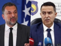 KONAKOVIĆ OSUO PALJBU PO KAJGANIĆU: 'To je kamikaza koja po nalogu SNSD uništava predmete'
