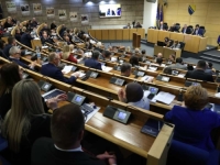 BURNO U SARAJEVU: Vanredna sjednica Predstavničkog doma Parlamenta Federacije Bosne i Hercegovine, na dnevnom redu...