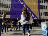BRITANSKI 'GUARDIAN' OBJAVIO VELIKU PRIČU IZ NAŠE ZEMLJE: Zašto su historijski ljiljani potisnuli zvanične simbole - 'TO JE PRKOS!'