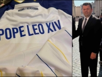 MINISTAR HURTIĆ NA AUDIJENCIJI U VATIKANU: Poklonio papi dres reprezentacije BiH i pozvao ga da posjeti BiH (FOTO)