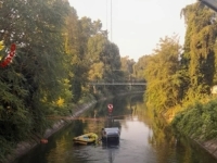 STRAVIČNA NESREĆA: Troje mladih poginulo, šestero povrijeđeno nakon što su autom sletjeli u kanal