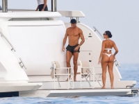 FOTOGRAFIJE RONALDOVE GEORGINE OBILAZE SVIJET: Paparazzi su je uhvatili na jahti (FOTO)