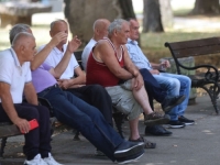 'MA, AL LAŽETE': Penzioneri u RS-u 'poludjeli' zbog tvrdnje Fonda da penzije rastu brže nego u FBiH