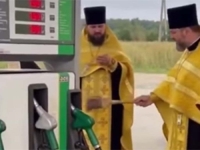 URNEBESNO: Snimak pravoslavnih sveštenika na benzinskoj pumpi nasmijao regiju...