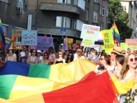 REAKCIJE NE JENJAVAJU: Sporna zastava na Povorci ponosa podigla veliku prašinu, oglasile se boračke organizacije