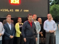 OPOZICIJA POSTAVILA BROJČANIK USRED BANJALUKE: Ovo predstavlja propast u kojoj se nalazi Republika Srpska