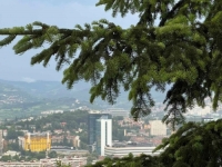KIŠA I GRMLJAVINA: Jako nevrijeme stiglo u Sarajevo (VIDEO)
