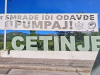 'VUČIĆU, SMRADE, ODLAZI ODAVDE': Širom Crne Gore osvanuli transparenti protiv predsjednika Srbije (FOTO)