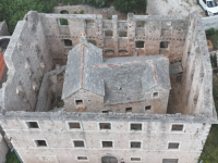 PRIČA KOJA ĆE VAS OSTAVITI U ČUDU: Sazidao je kuću u kući, a tragičan kraj bogate porodice i danas je velika misterija