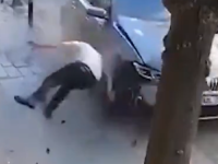 BAHATOST BEZ GRANICA: Pokosio prolaznika, pa onda izišao da vidi 'hoće li biti skupa popravaka' (VIDEO)