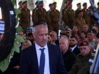 IRAN TRAŽIO NJEGOVU GLAVU: Bivši šef izraelske tajne službe hitno evakuisan iz Emirata