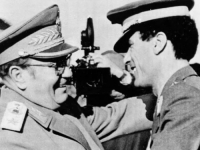 TAJNI DOKUMENTI IZ BEČA RAZOTKRILI ŠOKANTNU ISTINU: Libijski vođa Gaddafi u svom šatoru podržao je raspad Jugoslavije i okrenuo leđa Beogradu (FOTO)