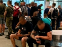 VUČIĆEV REŽIM SE SVETI CRNOJ GORI: Zaustavljaju Crnogorce na granici; pogledajte kakve monstrume je poslao u Tivat... (FOTO)