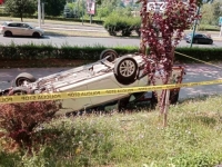 AUTOMOBIL SE PREVRNUO U SARAJEVU: Vozač povrijeđen (FOTO)