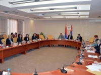 UZALUD VAM TRUD SVIRAČI: Vijeće naroda Republike Srpske razmatra odluku o zatvaranju OHR-a, ali......