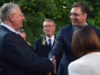 SRBIJA PADA JOŠ NIŽE: Ratni zločinac želi u Vučićevu fotelju?