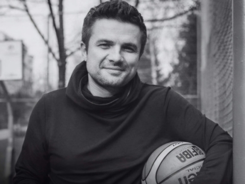 ISTAKNUTI SPORTSKI NOVINAR I KOMENTATOR: Grad Sarajavo organizuje Komemorativnu sjednicu za Edina Avdića