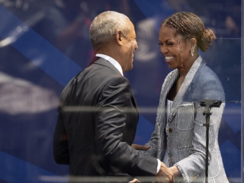 'BARACK, POGLEDAJ ME': Obama nije mogao sakriti suze nakon govora svoje supruge (VIDEO)