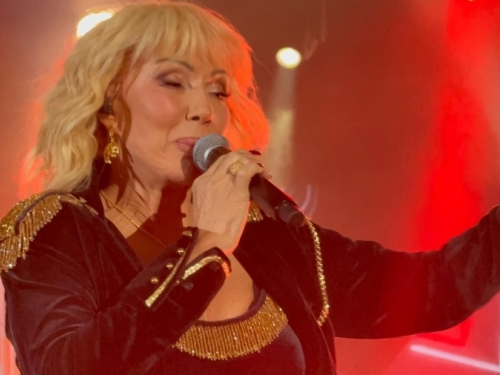 UZELI MILIONE: Poznato za koliko su Brena i Boba prodali svoju vilu u Miamiju