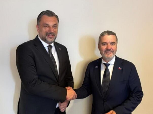 KONAKOVIĆ SE SASTAO SA KAJZEROM NA DUBROVNIK FORUMU: 'BiH treba kredibilan i nepristrasan visoki predstavnik koji poznaje prilike u zemlji'