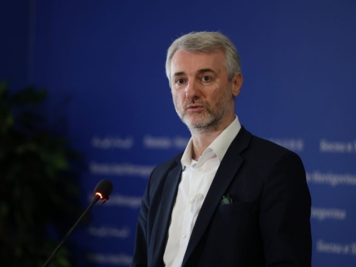 FORTO ODGOVORIO NA PROZIVKE: 'Ne držite lekcije i ne pravite podjele dok cijela Bosna i Hercegovina slavi istorijski uspjeh Zmajeva!'