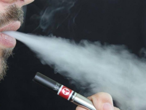 OPASNOST PRIJETI: Ukoliko koristiti e-cigarete – ovo trebate znati...