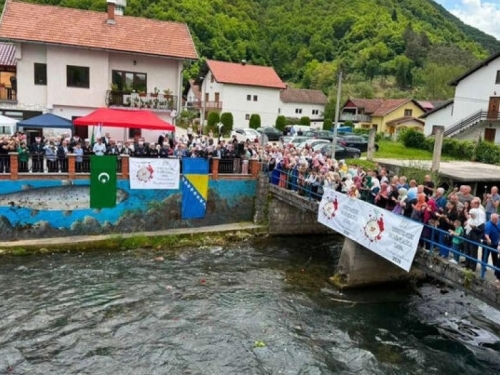 JEZIVA SVJEDOČENJA O POKOLJU BOŠNJAKA NA JEZERSKOM MOSTU: Krvnici ih odveli u šumu i strijeljali, a porodice još TRAŽE KOSTI svojih najmilijih