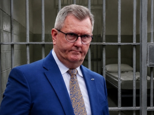 KRIV JE: Britanski vitez pedofil vraća ordenje nakon presude za silovanje