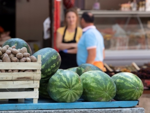LAŽNE NERETVANSKE LUBENICE PREPLAVILE HRVATSKU:  Pogledajte kako podlo varaju kupce