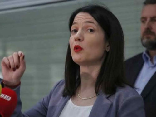 JELENA TRIVIĆ NAPALA OBOJICU: 'Dodik i Bakir su saveznici koji zbog izborne kampanje blefiraju sukob!'