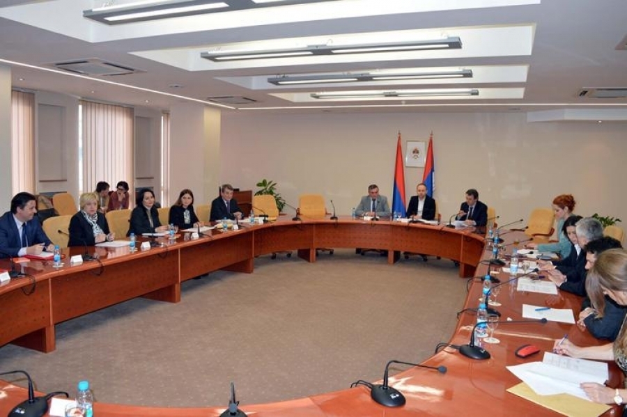 UZALUD VAM TRUD SVIRAČI: Vijeće naroda Republike Srpske razm