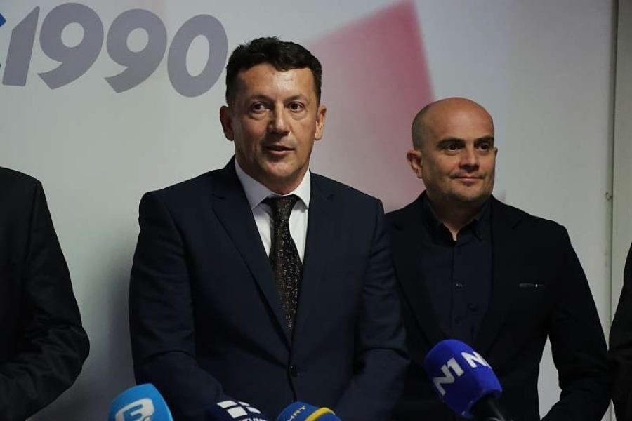 POLITIČKO SAMOUBISTVO U REŽIJI PETORKE: Podržali z