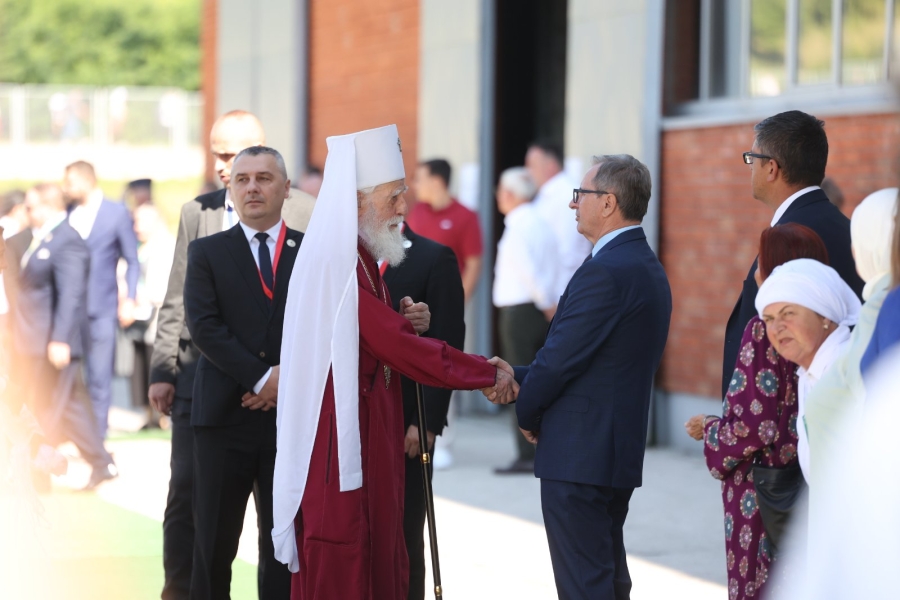 'SB' U POTOČARIMA: Brojne delegacije pristižu u kompleks Memorijalnog centra (FOTO)