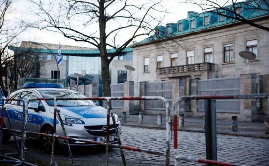 JEZIVI DETALJI HORORA U NJEMAČKOJ: Kod 16-godišnjeg Hrvata koji je nožem napao djevojčice pronađen bolesni manifest od 19 strana!