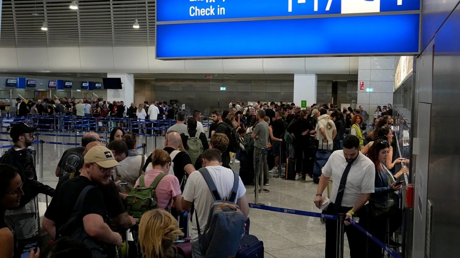 I BBC PIŠE O TOTALNOM HAOSU NA GRANICAMA: Novi sistem unio pometnju na aerodromima, putnici satima zarobljeni u redovima!