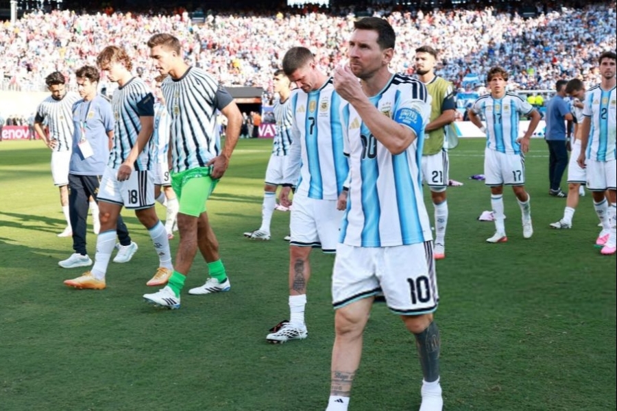 MESSI PAO NA TRAVNJAK NAKON POSLJEDNJEG ZVIŽDUKA: Pogledajte bolne scene poslije finala