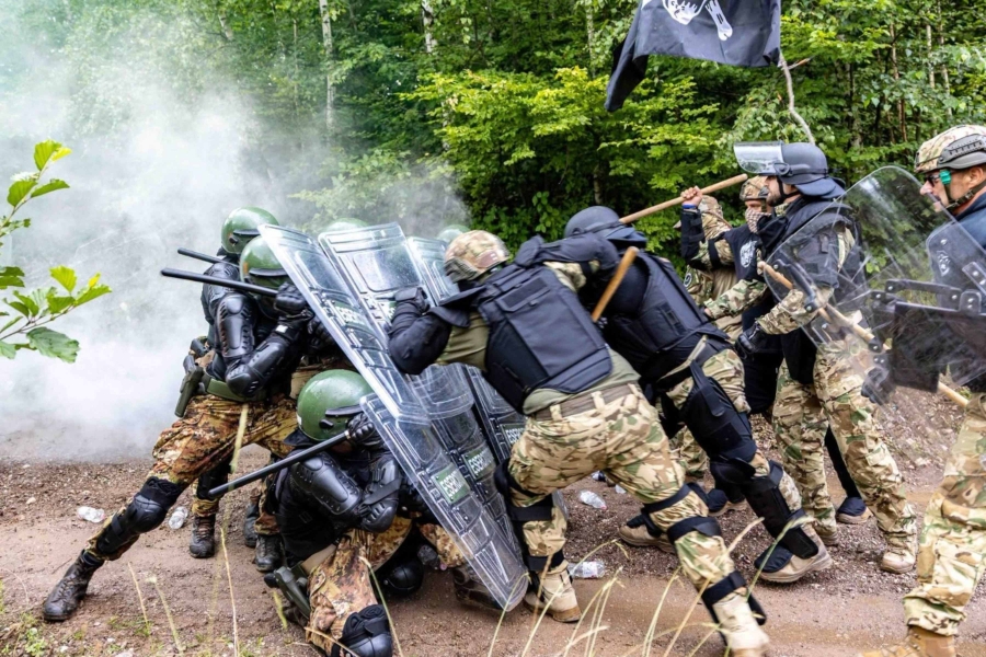 VOJNICI IZ TRI ZEMLJE U AKCIJI: Pogledajte šta je uvježbavano na poligonu u Pazariću (FOTO)