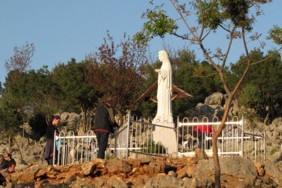 HISTORIJA GOSPINA KIPA NA PODBRDU: Ovo nije prvi put da su ga vandali oštetili