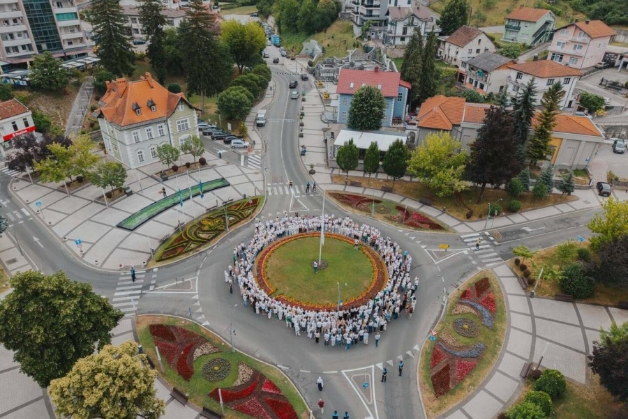 GRADONAČELNIK CAZINA POVODOM 31. GODIŠNJICE GENOCIDA U SREBRENICI: 'Dokazali smo da nema zaborava i da negatori nemaju šanse nad istinom' (VIDEO)