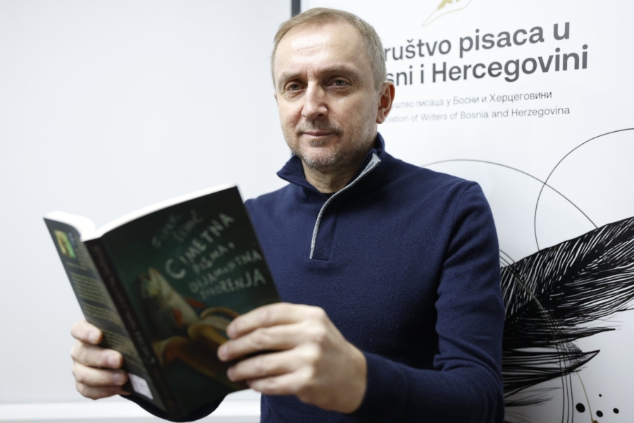 'SVAKA LOPTA U MREŽI JE NAPLATA ZA DECENIJE PATNJE': Faruk Šehić govorio o reprezentaciji BiH i novoj knjizi 'Krajina Mars' (VIDEO)