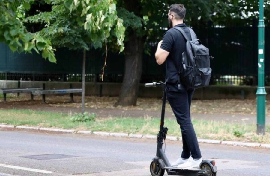NE ŽELE OVE PROPISE NA DRŽAVNOM NIVOU: SNSD oborio i uvođenje strožih pravila za električne romobile