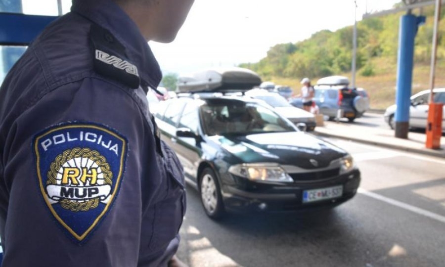 OPREZ AKO KREĆETE NA PUT: Vozači s Balkana masovno plaćaju kazne na hrvatskoj granici zbog ove greške