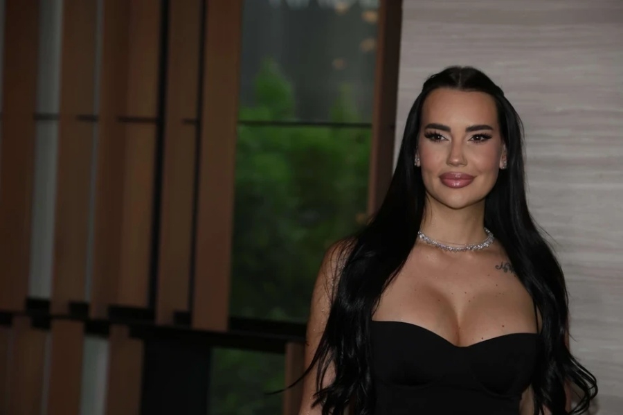 DRAMA U SRBIJI: Poznatu pjevačicu pred kamerama ujeo piton od 40 kilograma