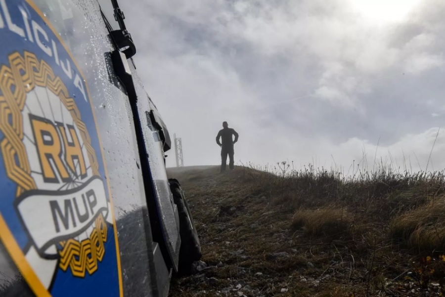 NOVE OPTUŽBE NA RAČUN HRVATSKE POLICIJE: Maloljetniku slomili čeljust, uz povike da je 'Europa za kršćane'