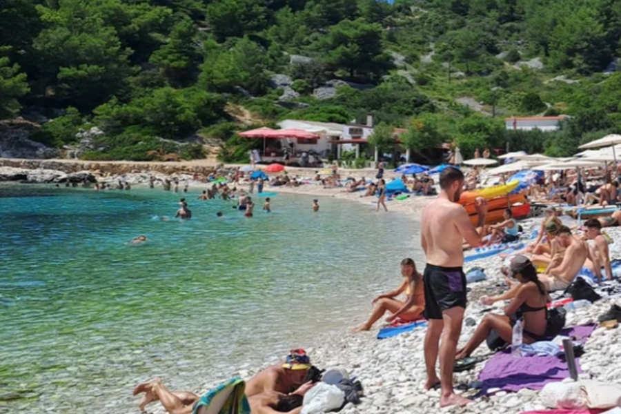 PAMET U GLAVU: Pet najčešćih grešaka na plaži zbog kojih ljetovanje pretvaramo u noćnu moru...