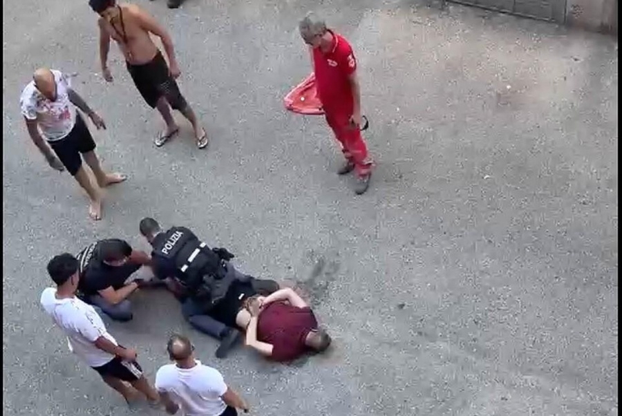MUČNA SNIMKA ŠOKIRALA JAVNOST: Muškarac preminuo tokom policijske intervencije, porodica traži pravdu