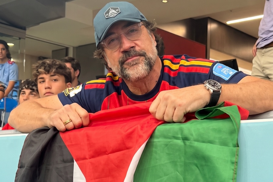 DRUŠTVENE MREŽE EKSPLODIRALE: Slavni glumac raširio zastavu Palestine na utakmici Španije i Francuske (VIDEO)