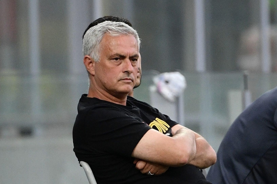 MOURINHO ŽESTOKO UDARIO NA FIFA-u: 'Ovo je pljačka!'